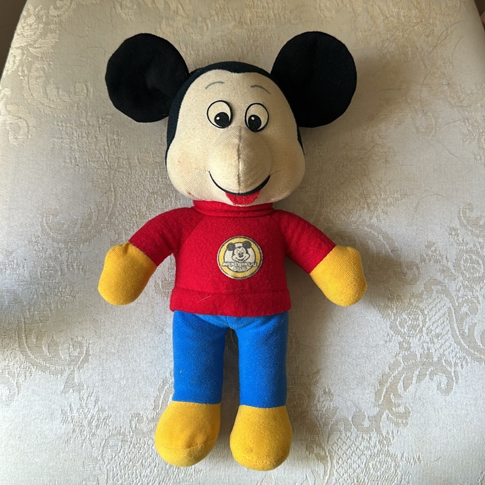 Collectible 1976 vintage Knickerbocker Mickey Mouse Club stuffed animal, EUC